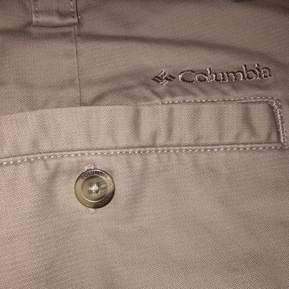 Mens 44inch khaki Columbia shorts - Picture 6 of 6